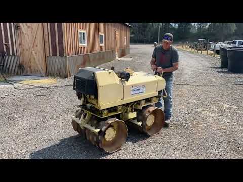 Tramper Rammax trench roller