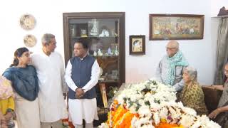 "Odisha CM Mohan Majhi &amp; Deputy CM Pravati Parida Pay Tribute to Eminent Poet Ramakanta Rath" #watch