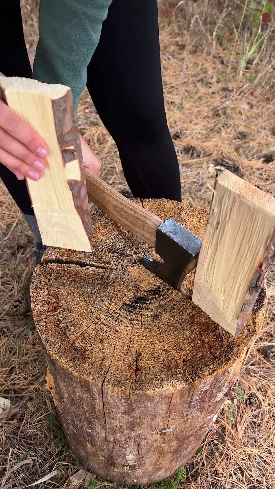 This GIRL is a GENIUS!??#camping #survival #bushcraft #outdoors