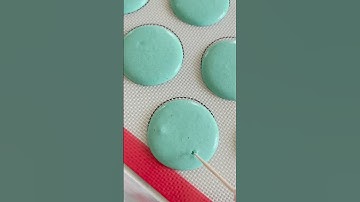Trouble bubbles #macaron #frenchmacaron #bubble #shell #process #fyp #followformore #shorts #popping