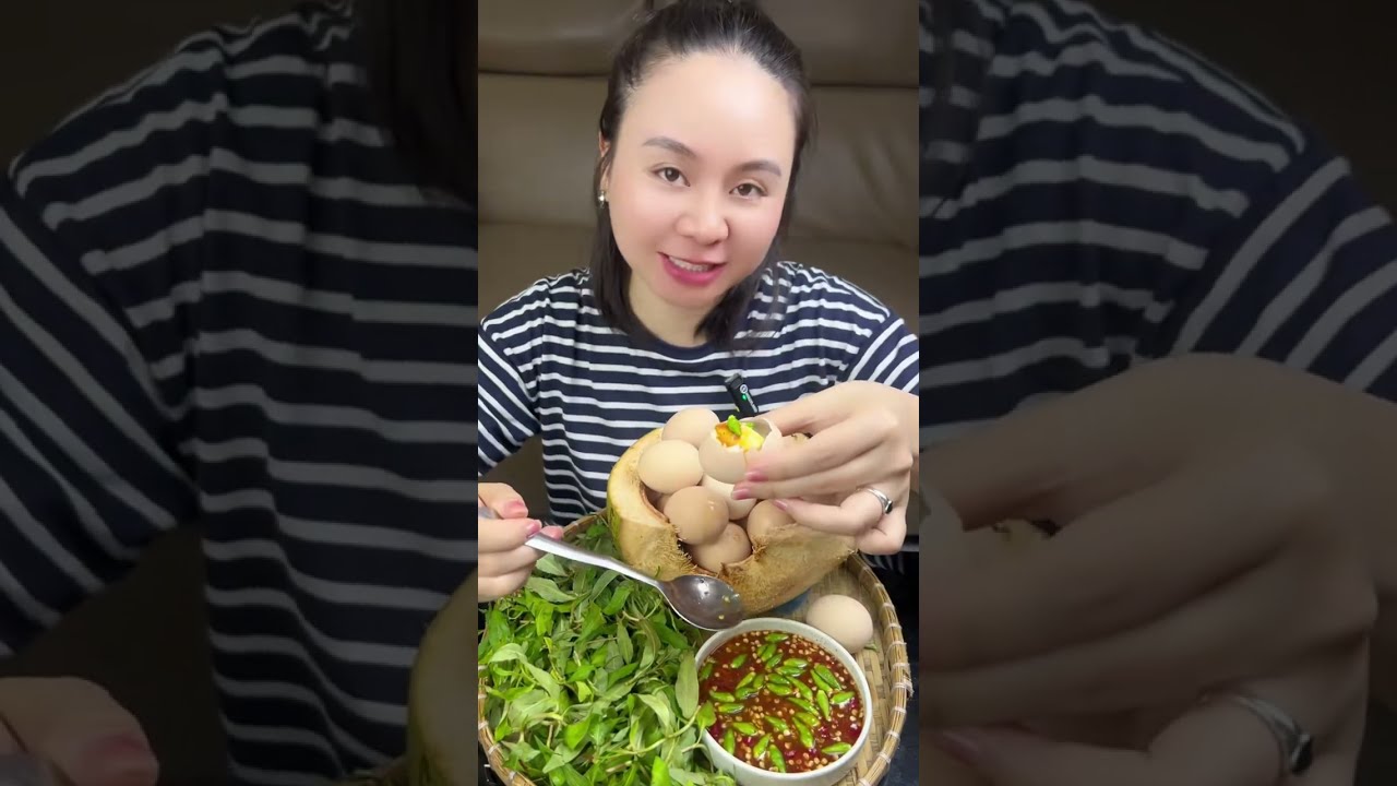 Mời mọi người Mukbang Trứng Vịt Lộn Hầm Muối, Trứng Gà Lộn Chấm Muối Tiêu Chanh với em nghen