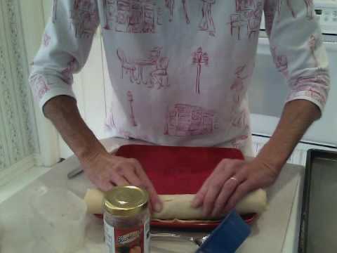 Easy walnut-apricot pinwheel cookies.wmv