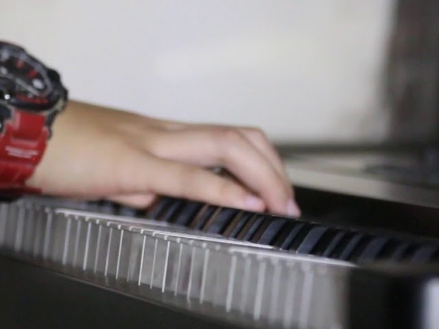 Flicker - Niall Horan piano cover by Izka Azalia class=