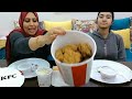 تحدى اكل وجبه عائليه سبايسى من كنتاكى والعقاب وااااااااو 