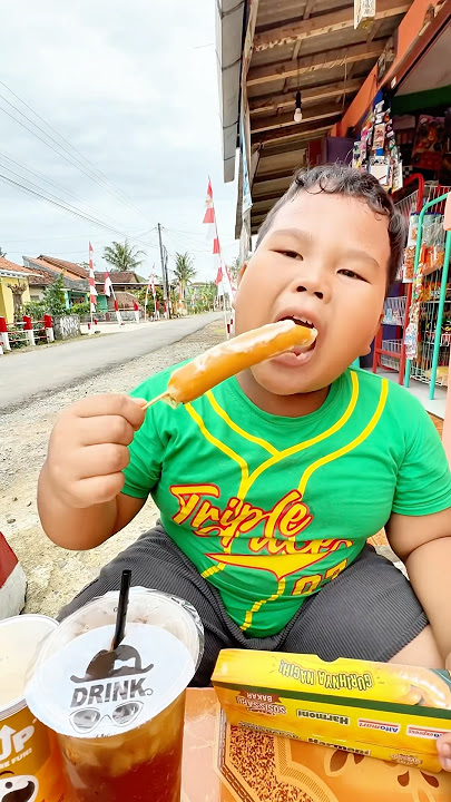 Cheese squirting sausage #eating #mukbang #snacks