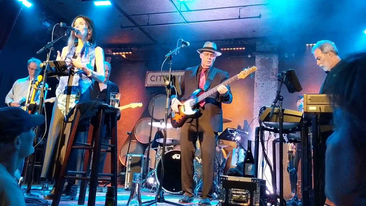 These Are Days 10000 Maniacs YouTube These are days 10000 maniacs youtube