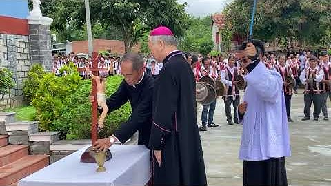 Đức Cha Aloisio Nguyễn Hùng Vị Về Ban Phép Bí Tích Thêm Sức Cho Các Em Tại Gx Kon Xumluh GP Kon Tum