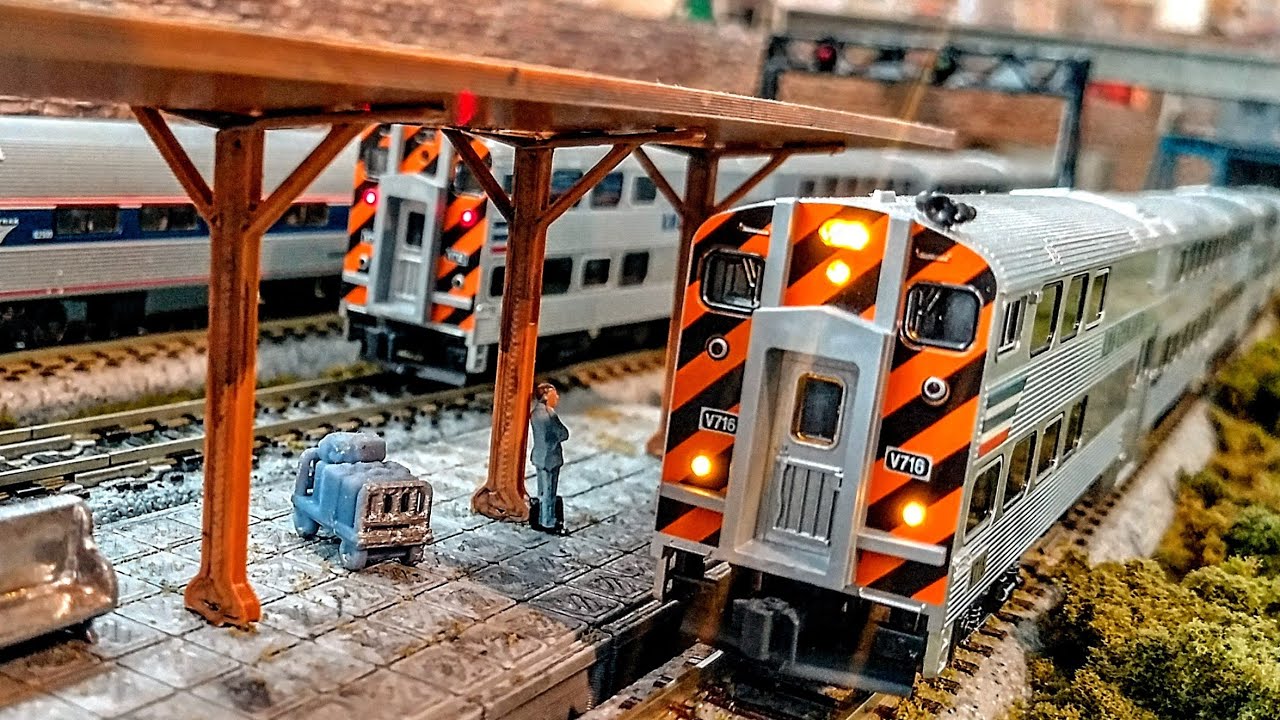 VRE commuter trains! N scale compositions, chases, paces and runbys ...