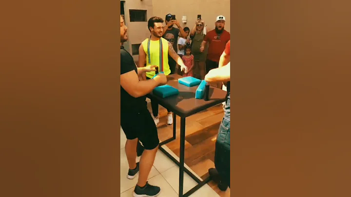 ALISSON BARANOSKI SURPE MATCH ARM WRESTLING COMPET...