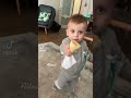 عصومي اكل ايس كريم تبع سند وصار يبكي