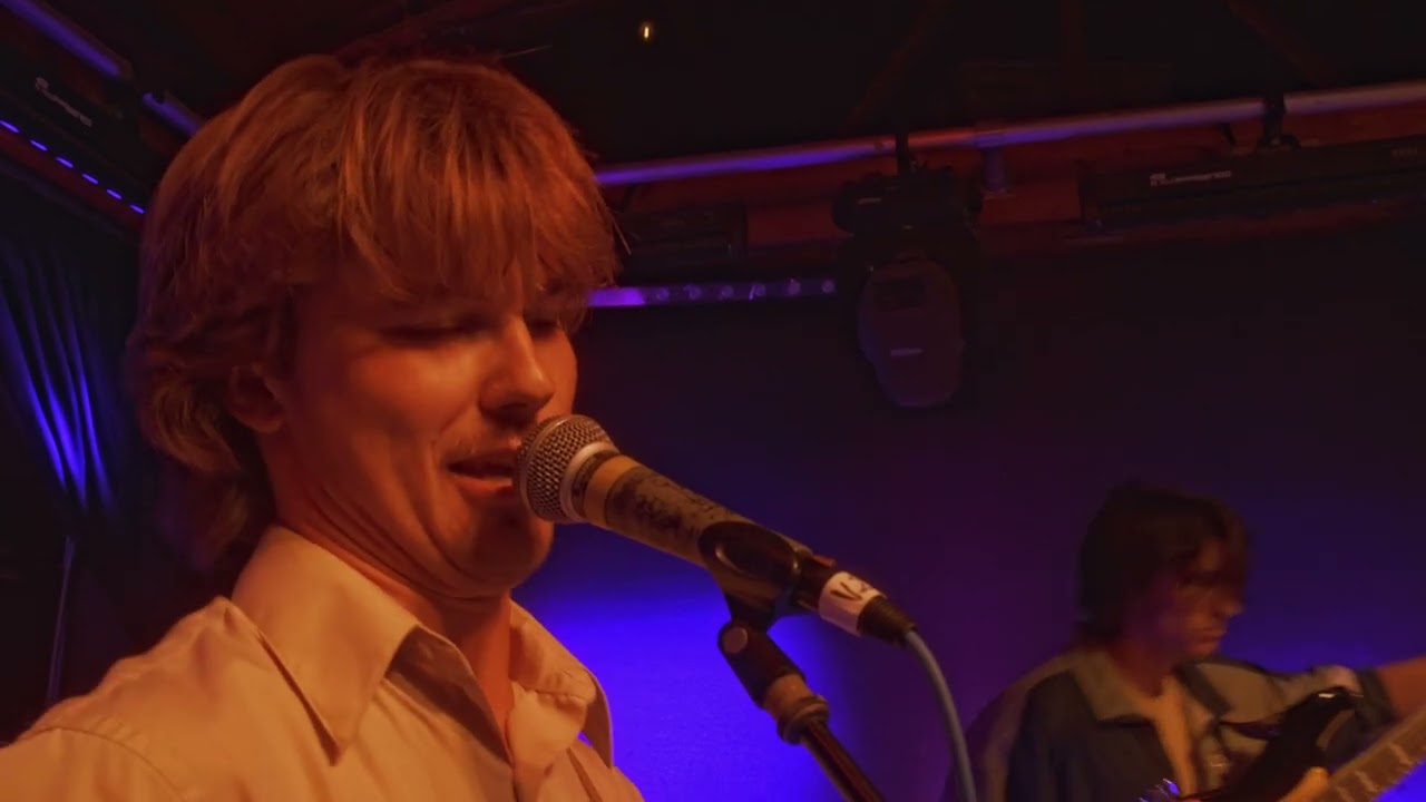 Croondog Covers "Folsom Prison Blues'" - Live at 710 Beach Club