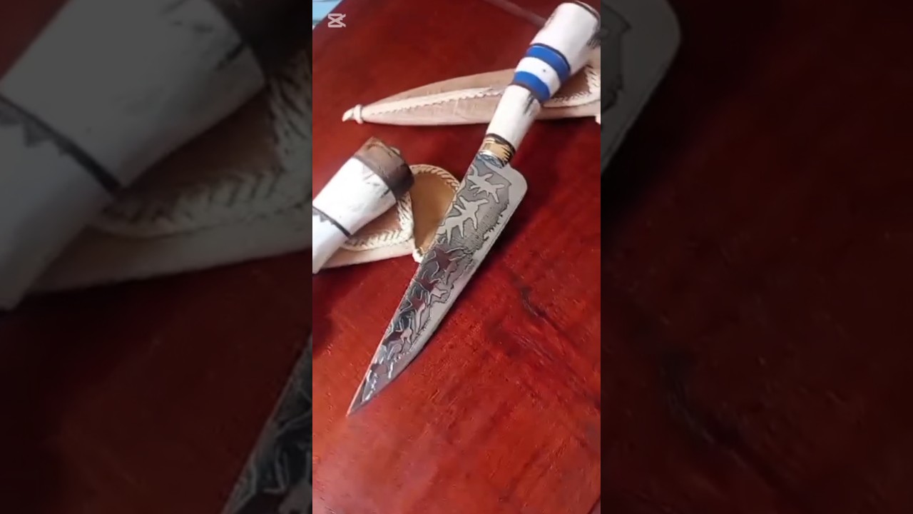 Handcrafted Argentine knives, decorated blades, and deer antler handles 