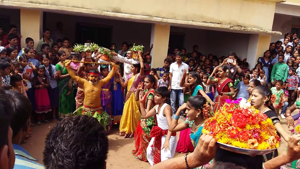 Madi Telangana jathi song dance performance harshaguda UPS school