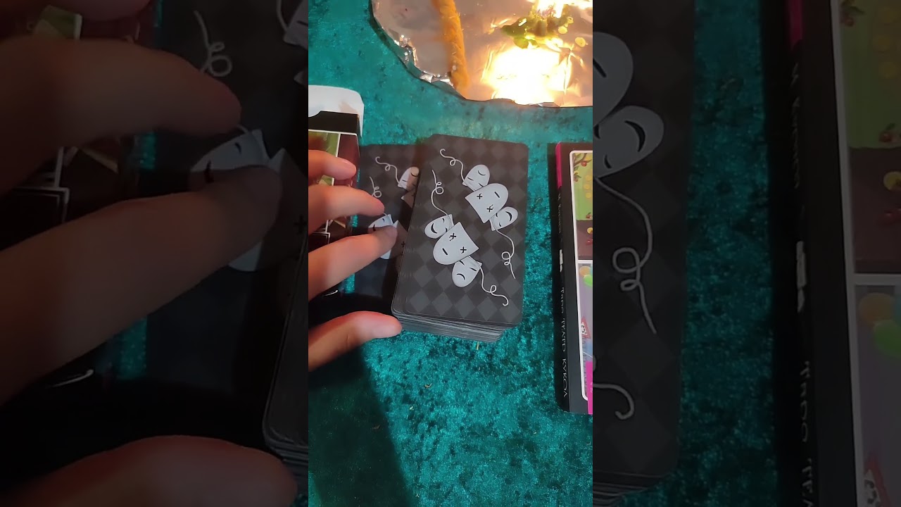 Обзор на мои новинки 😍 Карты Таро от Мария Курара: Театр кукол. Расклады Таро на отношения, бизнес