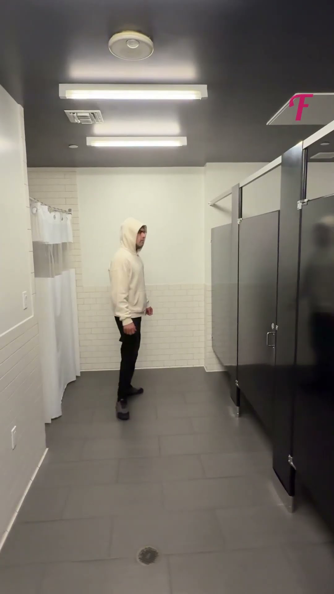 Woman Outsmarts Danger with Quick Thinking #shorts