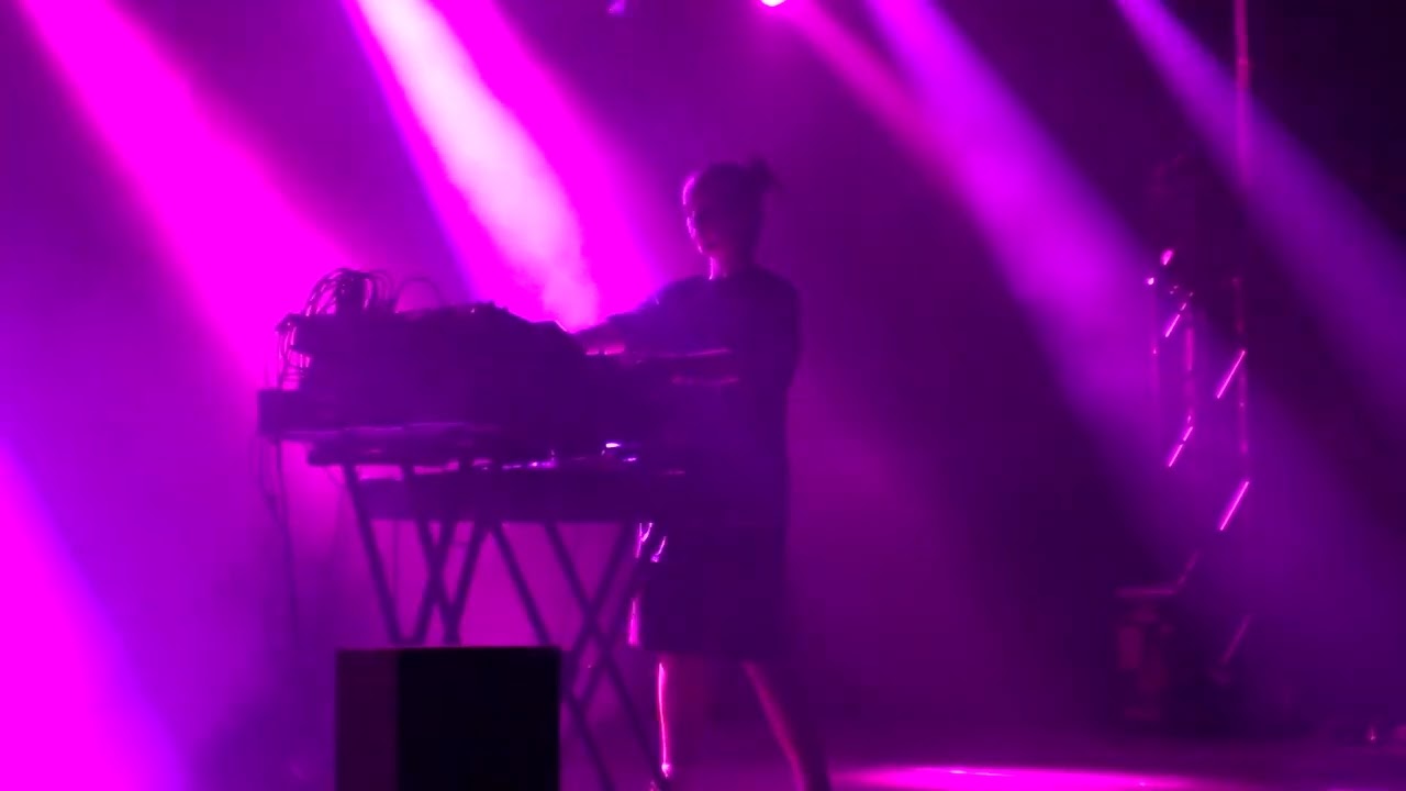 Ela Minus - they told us it was hard, but they were wrong - Live at Sideways, Helsinki June 16, 2022