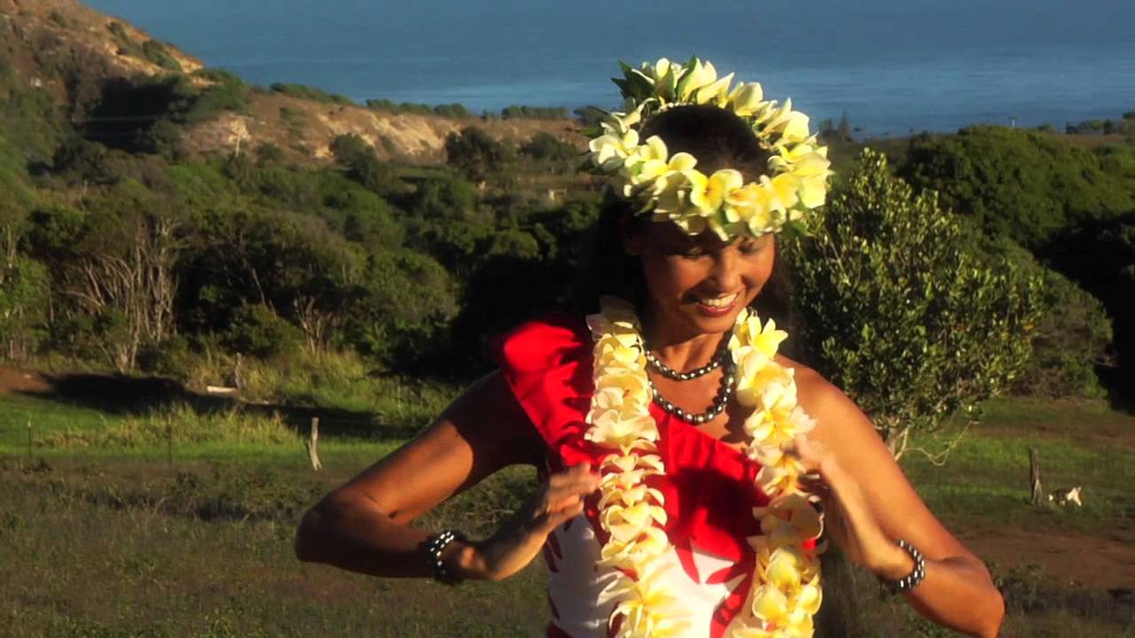 Wainani Kealoha performs "E Huli Makou" Wainani Kealoha performs "E Huli Makou"