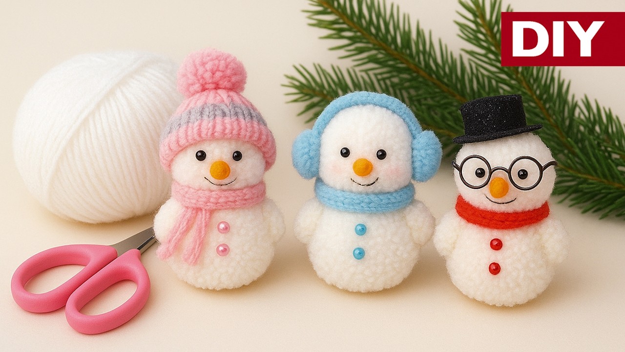 Легко и просто! ⛄ Милые маленькие снеговики из помпонов 🎄 Новогодняя поделка из ниток своими руками