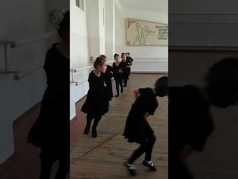 Урок народно-сценического танца
