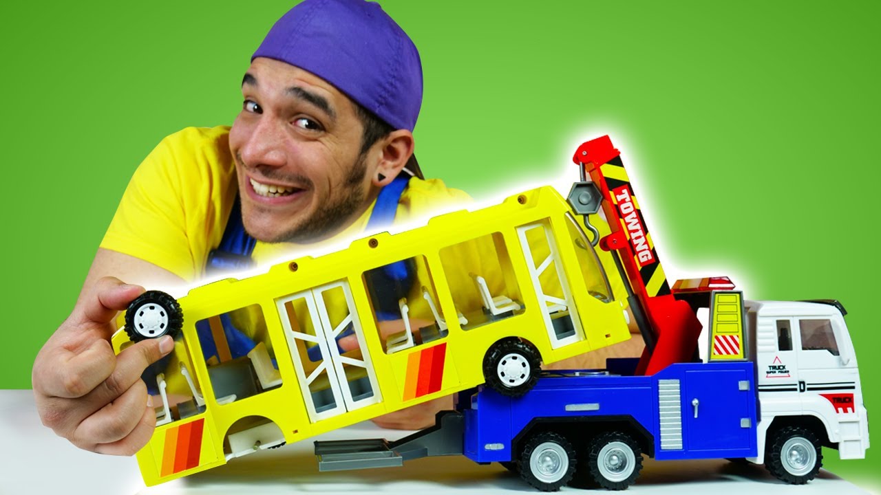 🚌 ¡Autobuses y camiones de juguete!🚌 ¡Oh, se dañó! Video para niños 