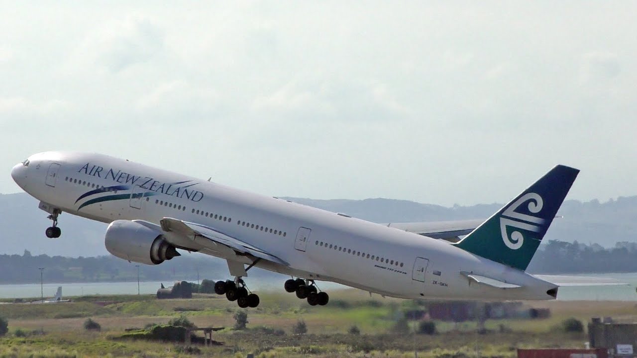 Double RR Action 2 Air New Zealand 777-200ER's Taking Off at Auckland ...