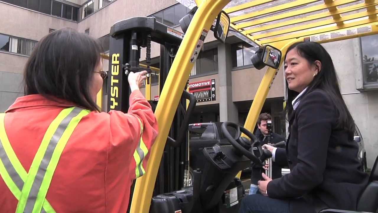 Learning To Drive A Forklift Youtube