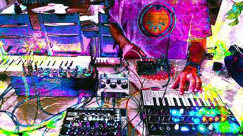 random techno 066 (134bpm) arturia microfreak, moog mother-32, bastl kastle drum, minijam tek.drum