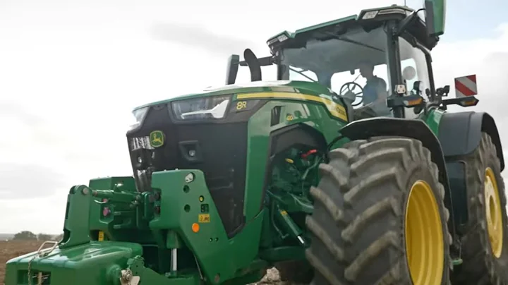 🔥 JOHN DEERE 8R 410: The Secret Behind the Hottest Tractor of 2025