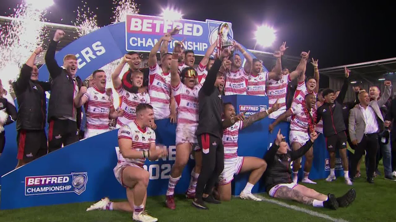 Leigh Centurions vs Batley Bulldogs - Highlights and trophy lift from Betfred Championship Grand Fin