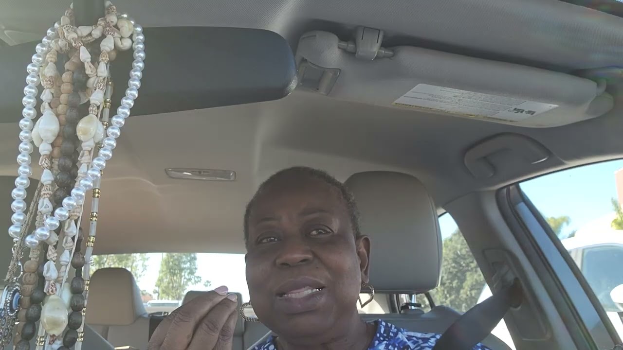 Yeko: Owo kekeke ni egbon mi fun mi/My brother gives me little money.