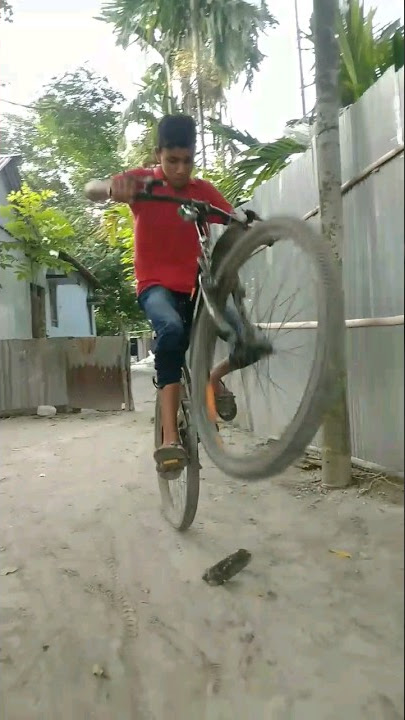 Dhoom machale cycle funny 🤣🤣#shorts#tiktok #trending #youtubeshorts