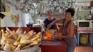 Hoje Dia de lidar Com frango caipira￼ no sítio da dona Maria da casa de chão