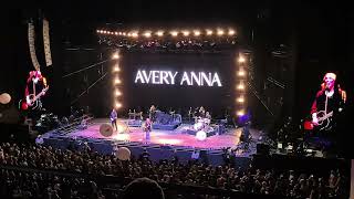 Avery Anna - It's Just Rainin' LIVE @ C2C FESTIVAL BERLIN 09.03.2025 Germany Mainstage