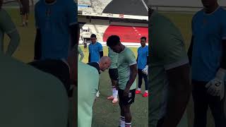 Coach did him dirty (@santacruzfc)