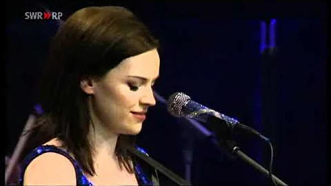 Amy MacDonald - Dancing In The Dark (Orchestral Ve...