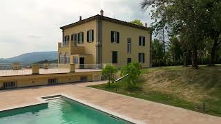 Villa storica con parco e piscina a Pistoia | Historic villa with park and pool in Pistoia