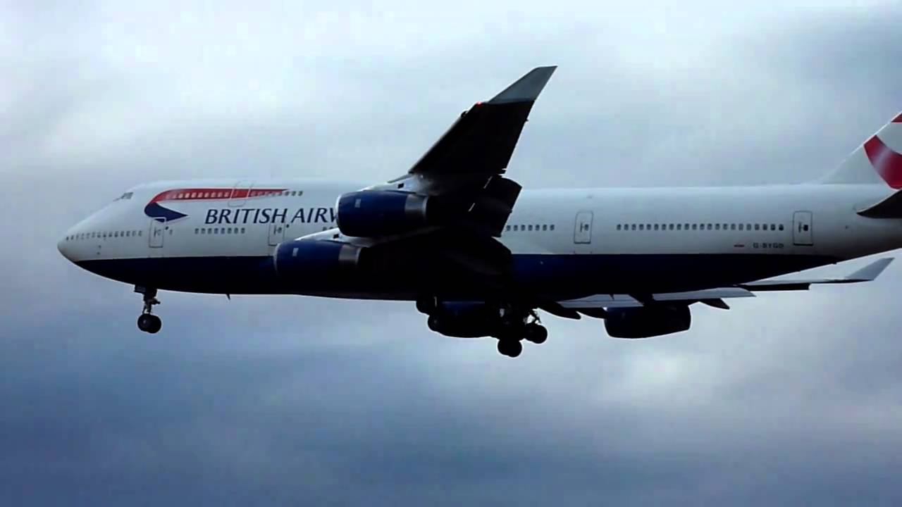 British Airways Boeing 747-400 (G-BYGD) landing at LHR/EGLL (London Heathrow) RWY 27R