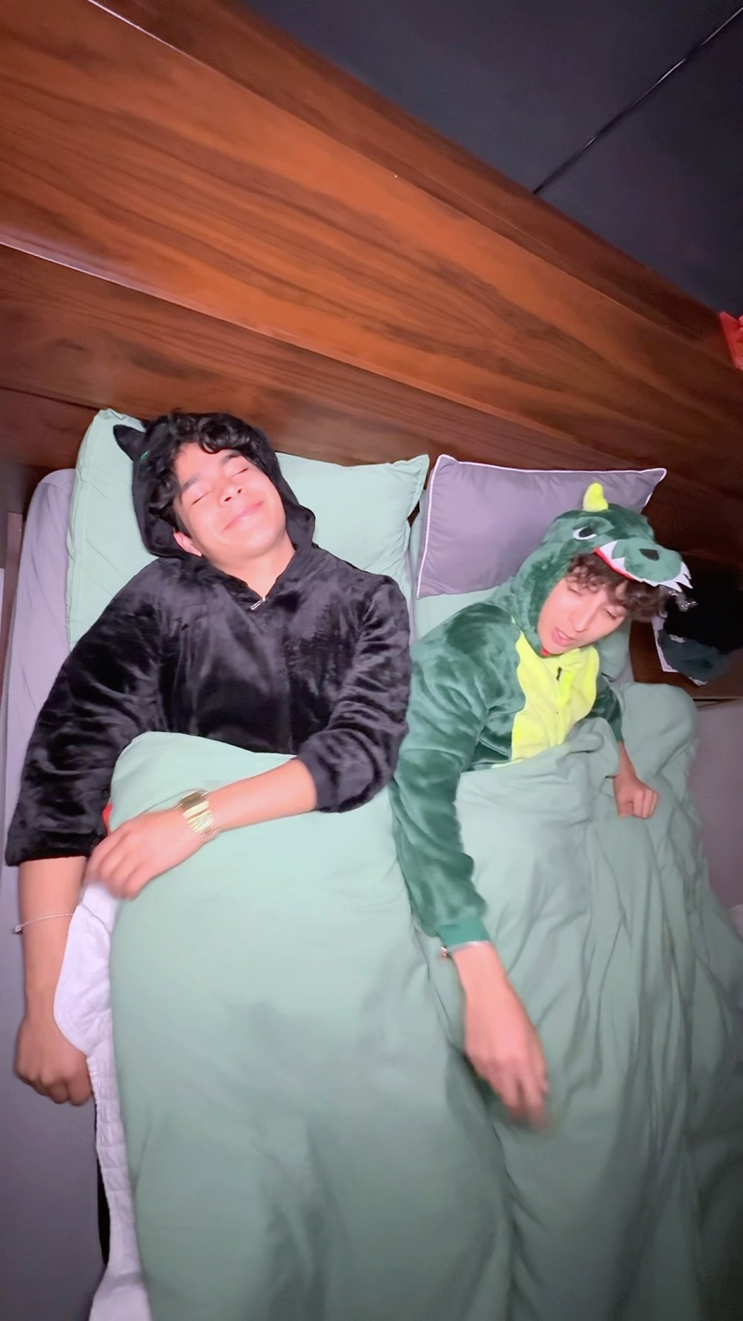 CUANDO TU AMIGO SE QUEDA A DORMIR ? ? #comedia