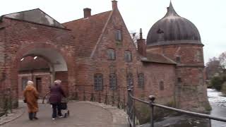 Celebrity Jytte and Elly by the castle. Profile