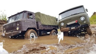 UAZ shows GAZ66 how to drive on the road! Monster Clash