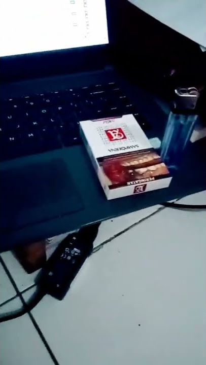 kerja depan laptop, ada rokok dan korek, seperti masih kurang tapi apa yah, komen teman