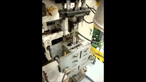 Extrusion blow molding process - simulated in ANSYS Polyflow