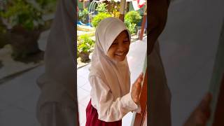 Download Lagu Akibat keseringan keluar kelas siswa ini dikerjain satu kelas #shorts MP3 Download Lagu Akibat keseringan keluar kelas siswa ini dikerjain satu kelas #shorts MP3