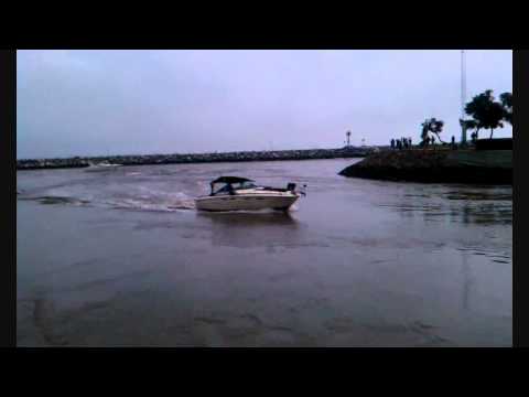 Two Powerboats Have a Close Call in Dana Point Har...