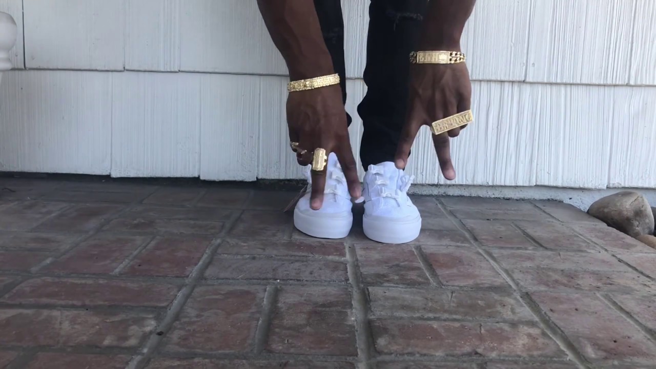 On Feet Review Vans 36 Buckle on Feet (Black and White)