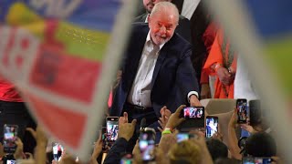 Lula lance sa candidature à la présidence pour 