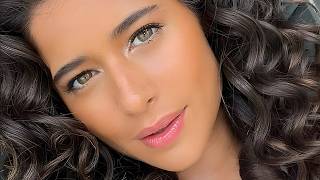 Com Um Biquíni Branco, Isadora Cruz Exibe Corpo Escultural Na Praia