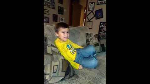 Damian 3yrs old singing his abc's