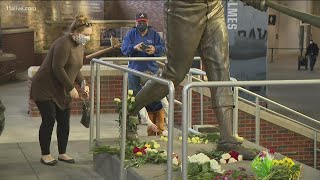 Tributes to Hank Aaron Wealth