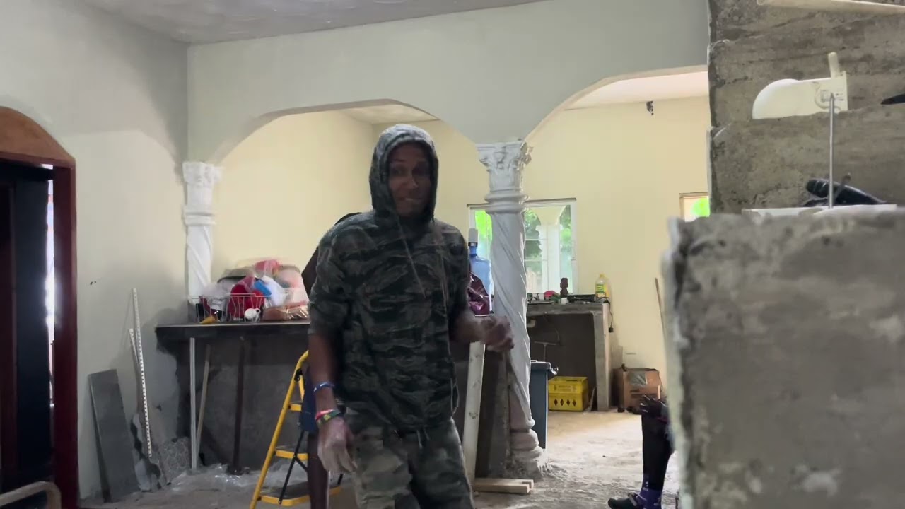 Tiling the kitchen countertops 